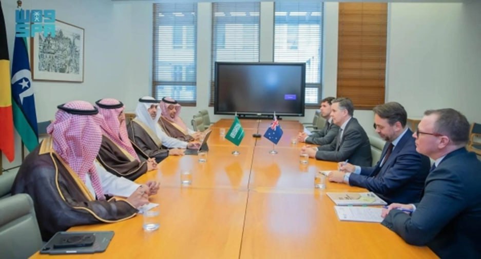 Minister Al-Jalajel discusses health cooperation with Australian counterpart