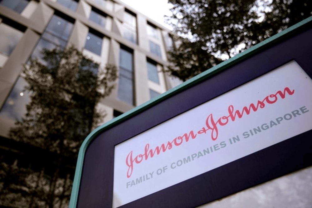 J&J to spin off orthopedics business, raises full-year forecast