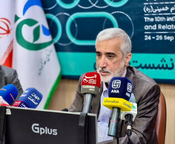 دکتر مهدی پیرصالحی، (رئیس سازمان غذاودارو)